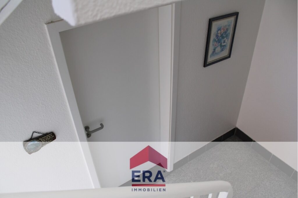 Eingangstür Wohnung EG links