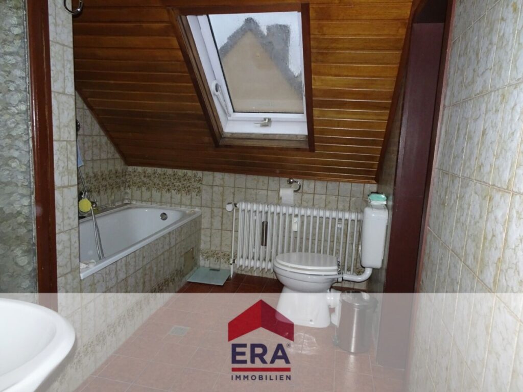 Badezimmer Maisonettenwohnung im Hauptgebäude