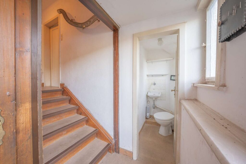 Flur mit Badezimmer