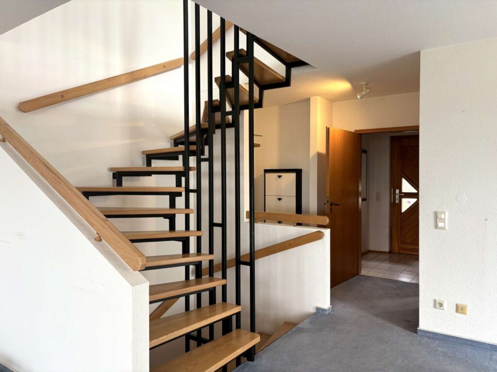 großzügige Treppe